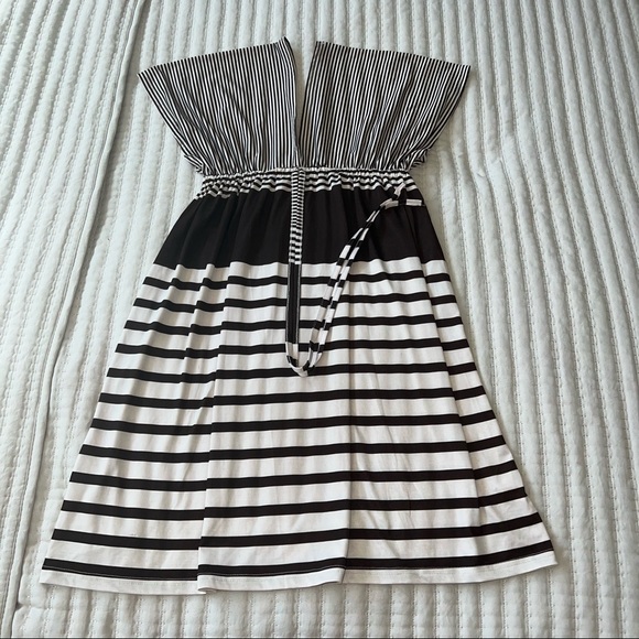 CRISTINA LOVE Short Sleeve Striped Dress Size Medium for Woman EUC - Picture 1 of 10